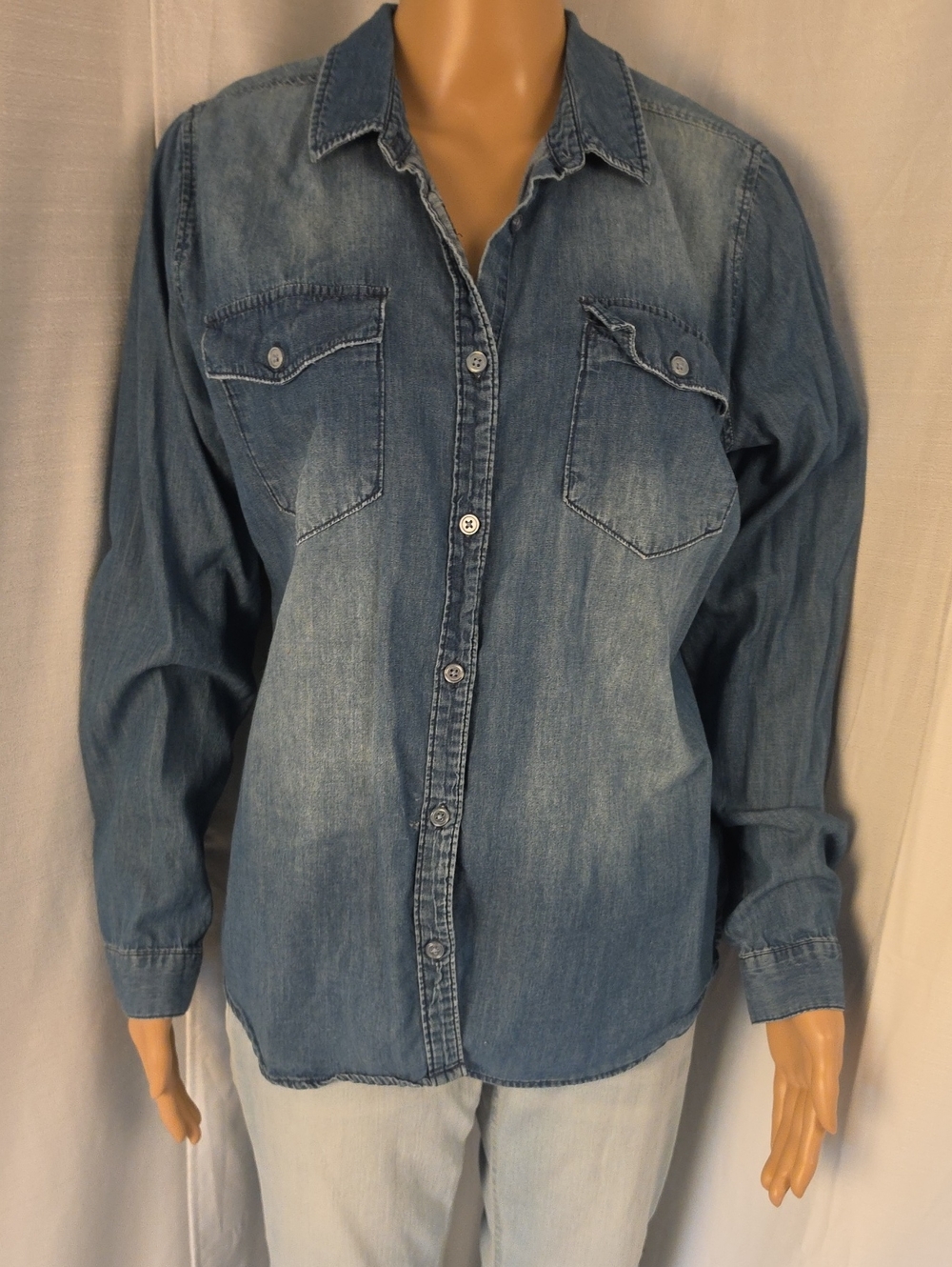 Faded Glory 100% Cotton Washed Blue Denim Button-Up Shirt Size Large